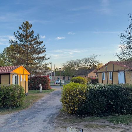 Onlycamp Camping le Champ d'été Reyssouze Exterior foto