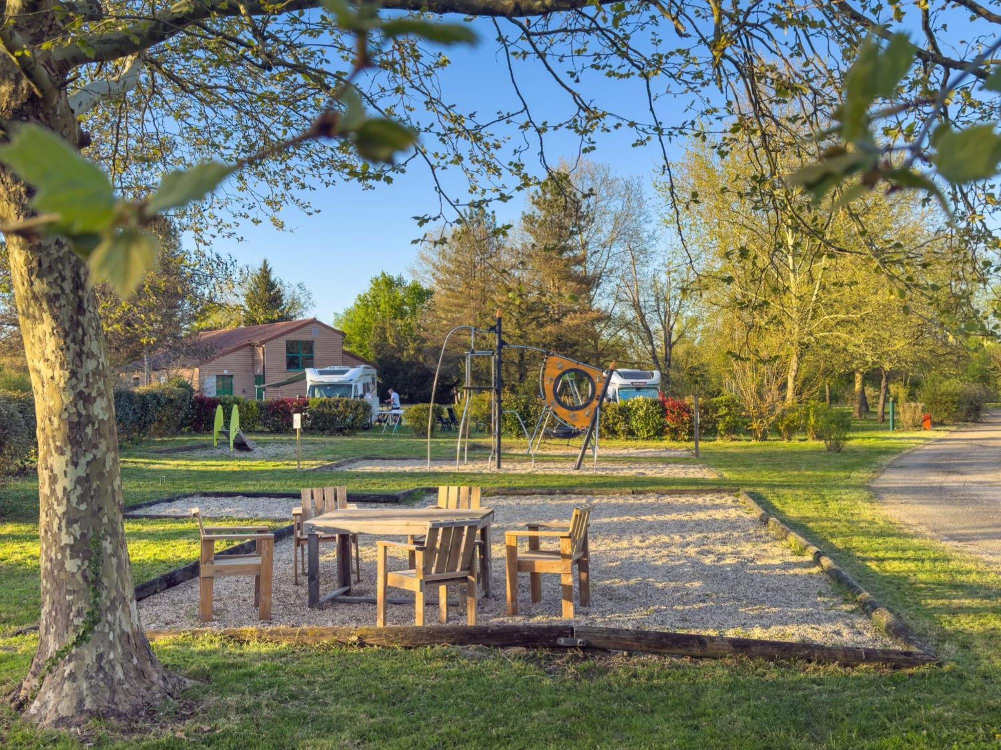Onlycamp Camping le Champ d'été Reyssouze Exterior foto